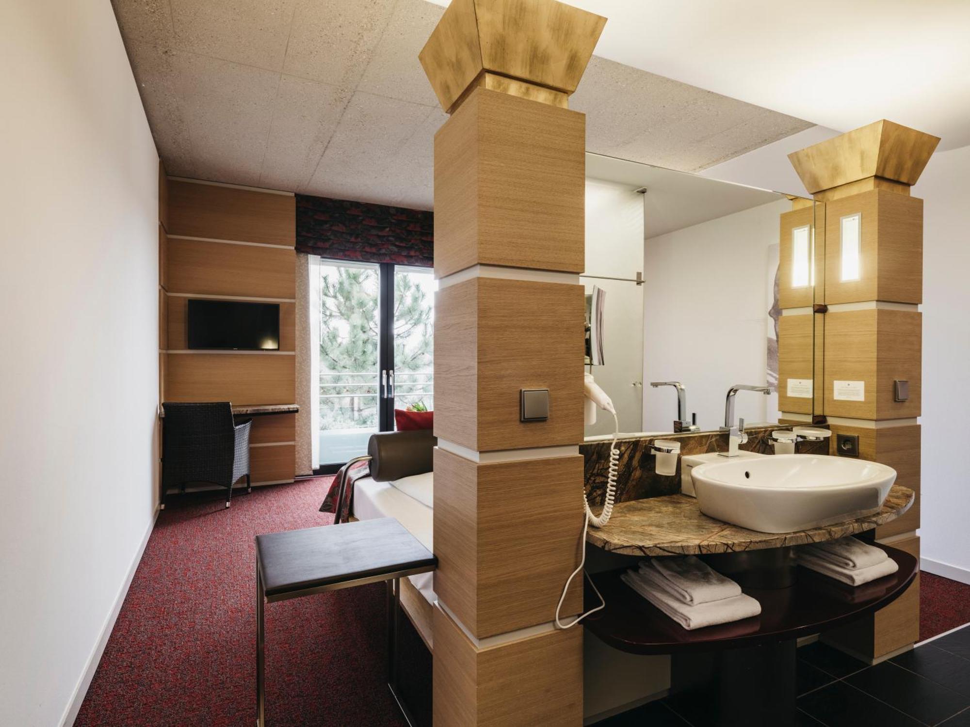 באד ארלאך Linsberg Asia Hotel, Spa & Therme - Adults Only מראה חיצוני תמונה