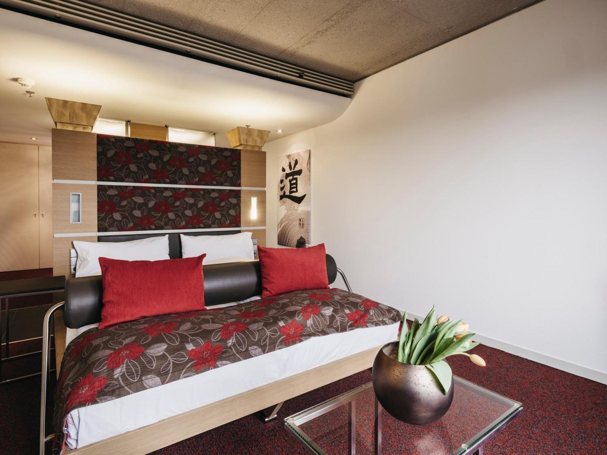באד ארלאך Linsberg Asia Hotel, Spa & Therme - Adults Only מראה חיצוני תמונה