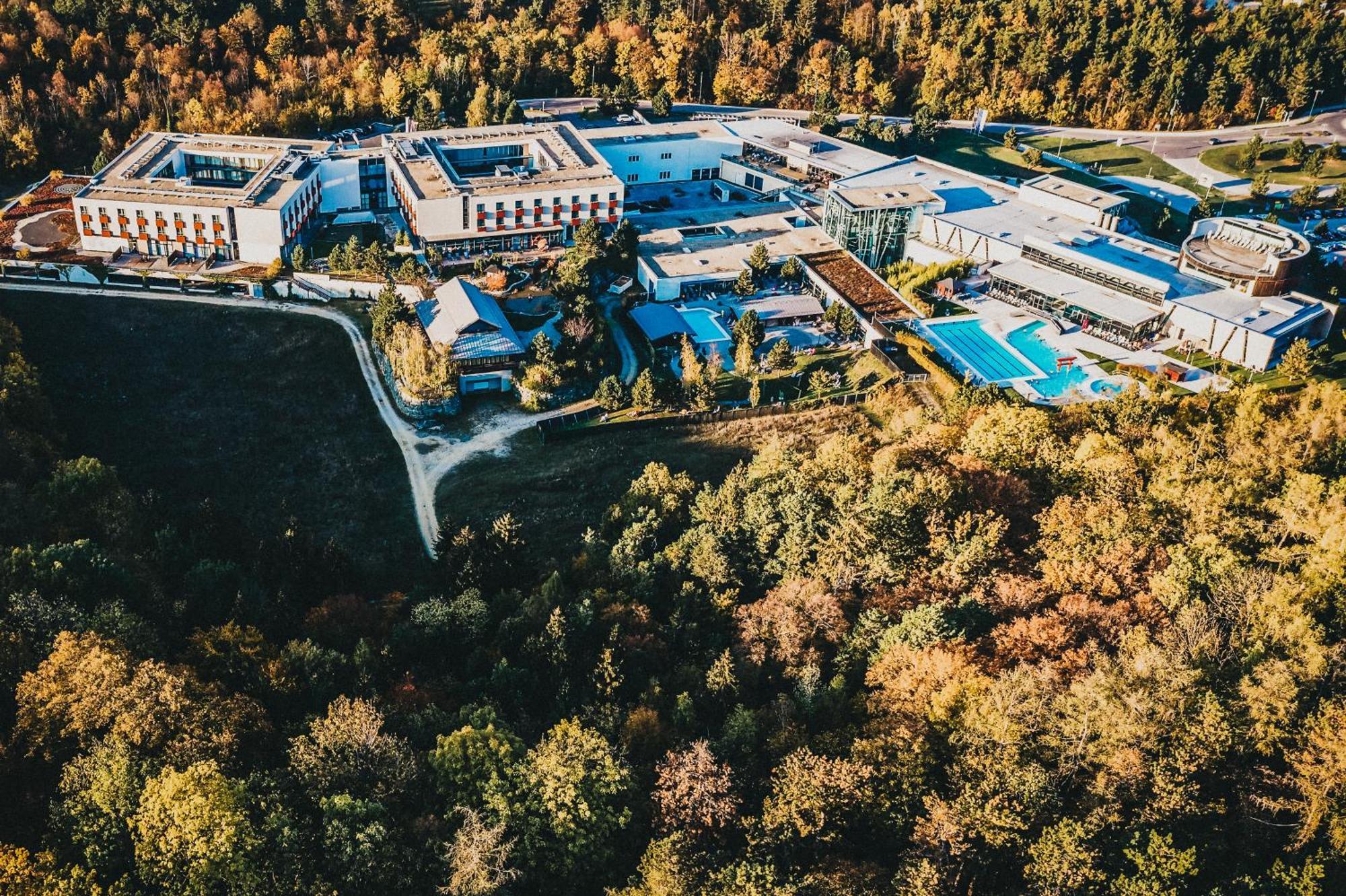באד ארלאך Linsberg Asia Hotel, Spa & Therme - Adults Only מראה חיצוני תמונה