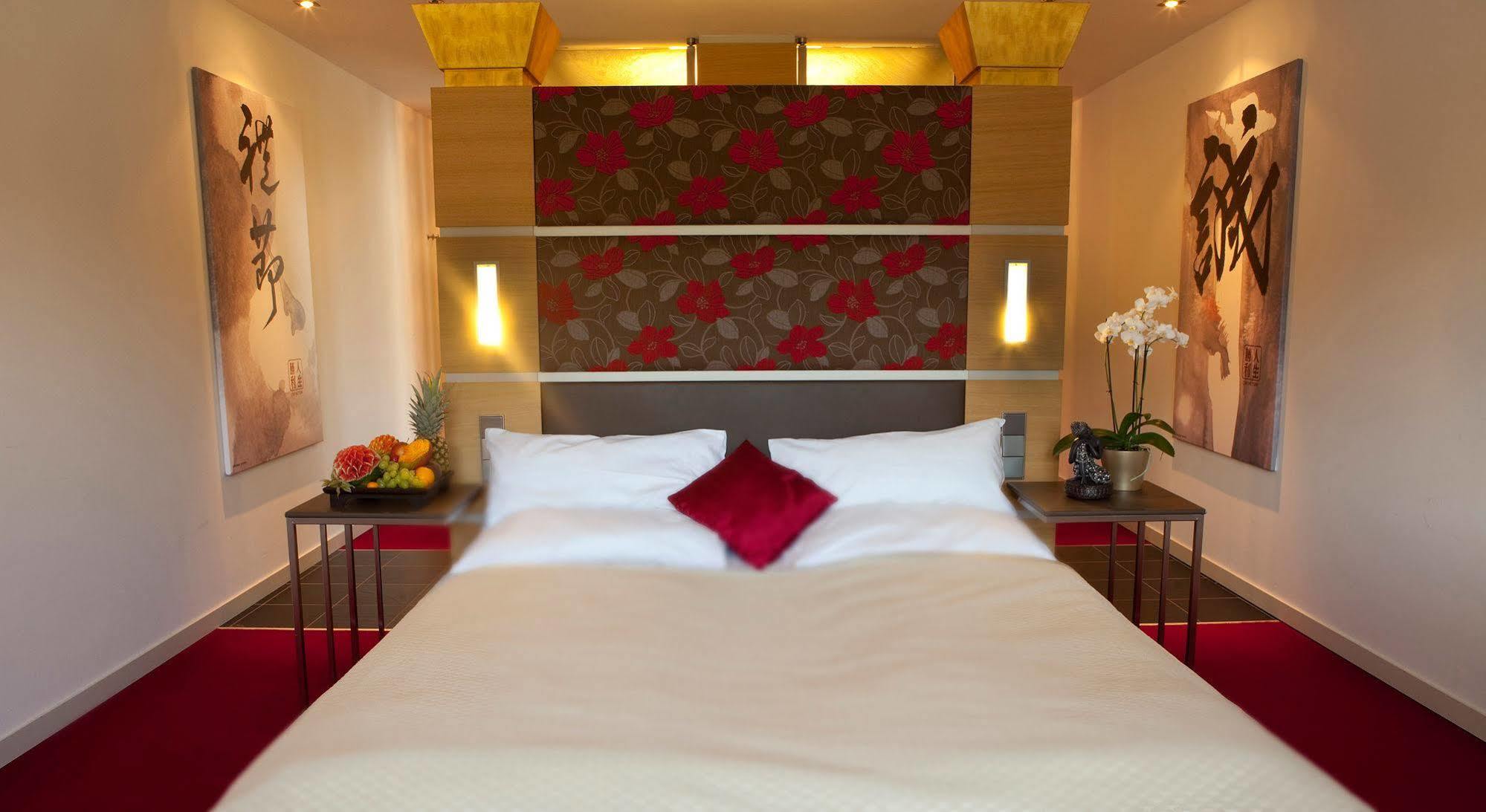 באד ארלאך Linsberg Asia Hotel, Spa & Therme - Adults Only מראה חיצוני תמונה