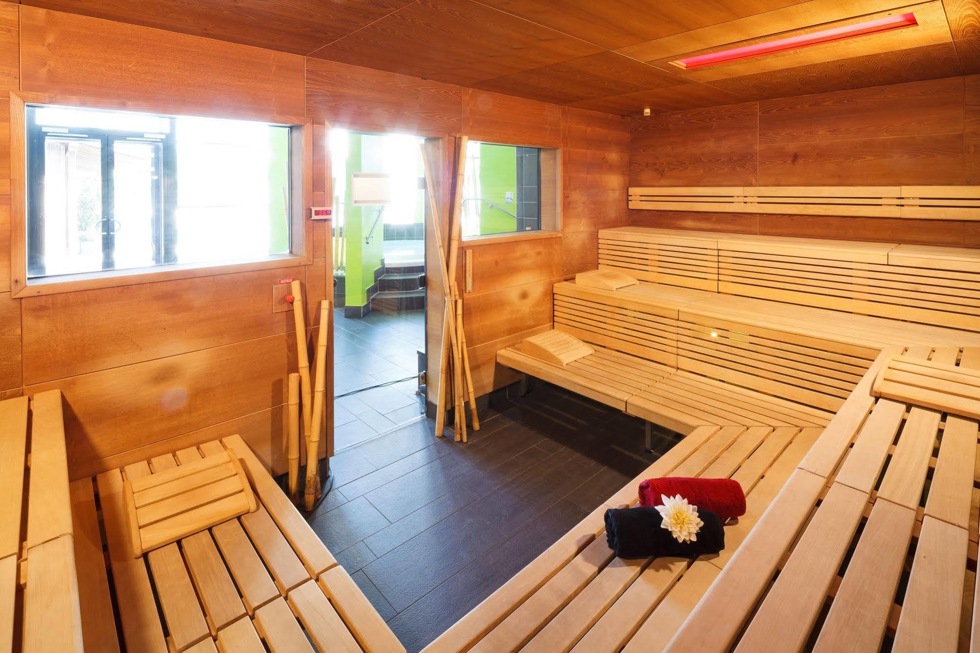 באד ארלאך Linsberg Asia Hotel, Spa & Therme - Adults Only מראה חיצוני תמונה